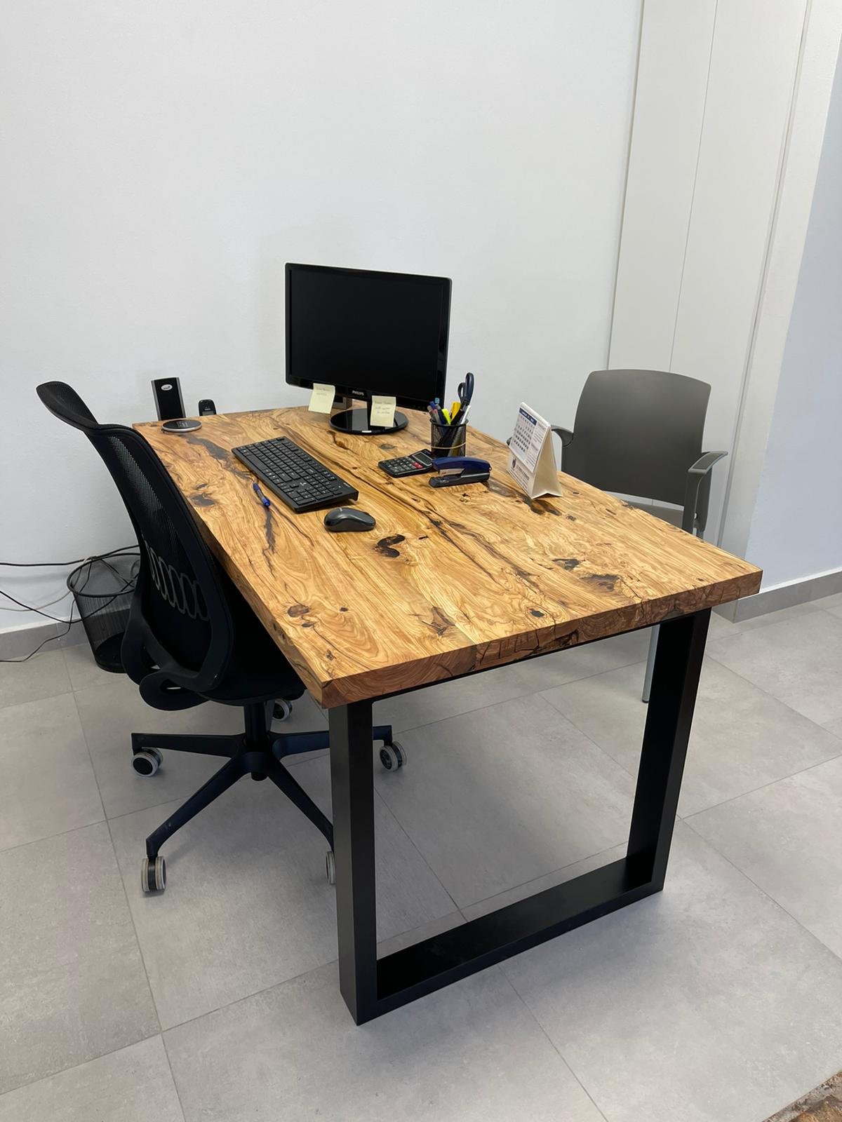 Mesas de 160x90 cm en Madera de Olivo Mesas de 160x90 cm en Madera de Olivo